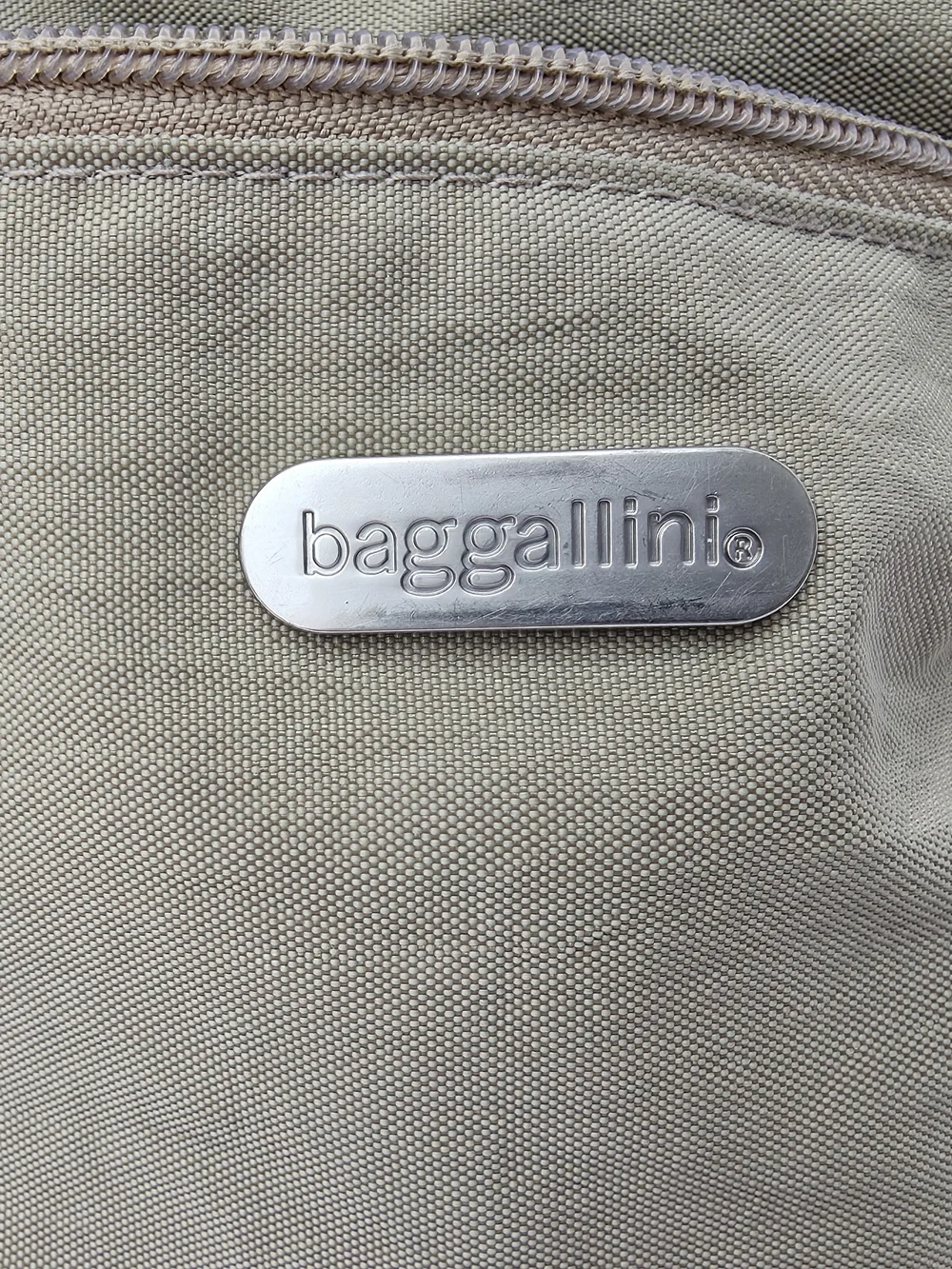 Baggallini Olive Crossbody Bag for Men - Compact Everyday Carry - Picture 2 of 9